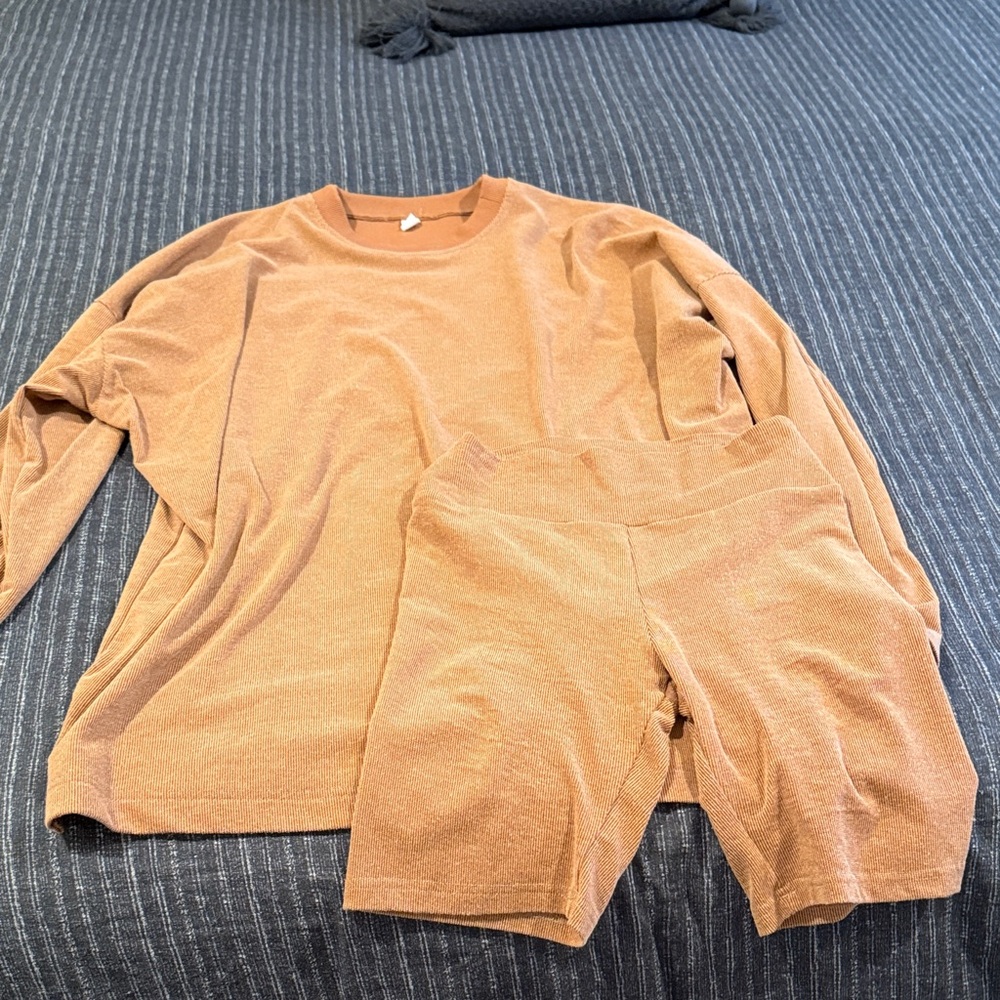 Like New Foxy Kind Women's Tan Shorts